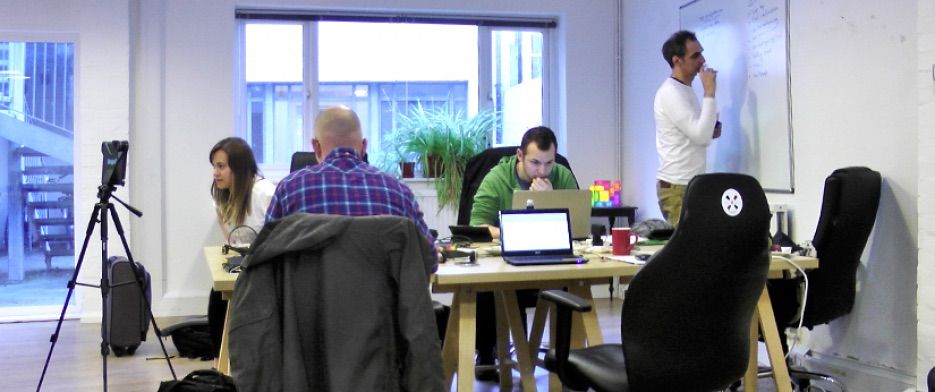 __ubiq's tweet photo. La France compte près de 700 espaces de #coworking. Quasiment les 1/3 d'entre eux sont à Paris. Notre infographie à retrouver dans l'article de @MissionSoNum sur le coworking. 👉https://t.co/44xKBpmXzN https://t.co/JsvqqhWGLb