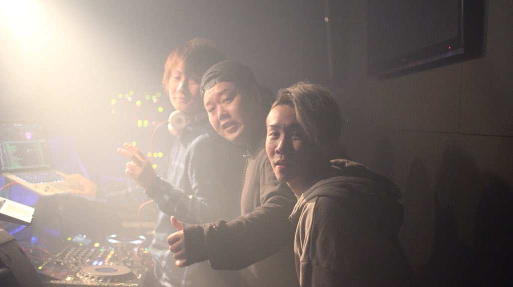 53amu1's tweet photo. 1２／２２ #ワルワイ 
お疲れ様でした🤗
AMUのゲストで来てくてた方
ありがとうございます!!
SPECIAL GUEST DJ
@dj_shouta   @djmitsu32 
大先輩お二人のDJは圧巻でした🔥

次回のWORLD WIDEは
１２／３０忘年会SPECIAL🍾💓 https://t.co/gPhMBOLbxC