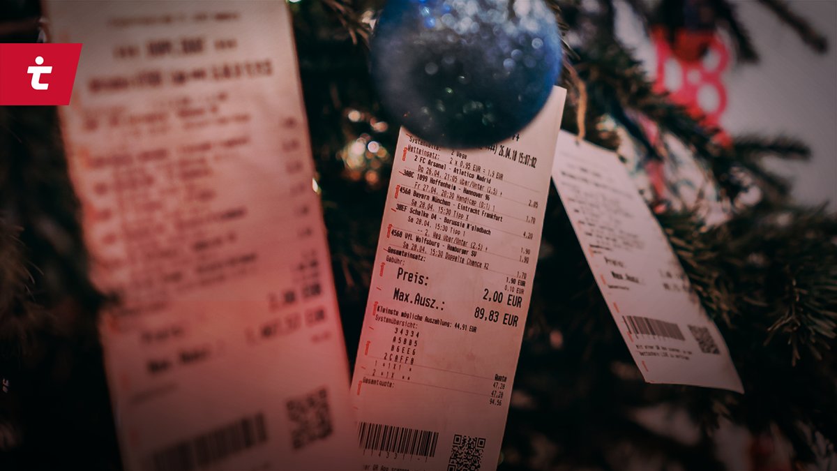 Tipico_de's tweet image. Merry Xmas! Welchem Freund traust du zu, dass er seinen Weihnachtsbaum auch mit alten Scheinen dekoriert?