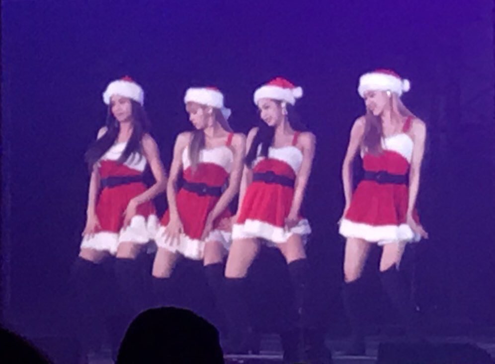 Blackpink christmas dress. Black pink last christmas. Blackpink arena tour 2018 special final - last christmas medley. Blackpink last christmas. песня last christmas blackpink.