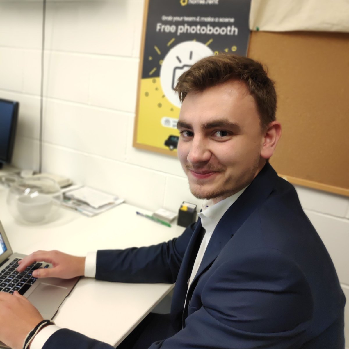 It's almost Christmas! It means estate agents will be closed and our very own Alex Bowen will have no meetings to go to... 
Our #meetthehomies today is Alex, one part of our business development team 👔  and before that he was also a Homie &amp; found many of us a place to call home