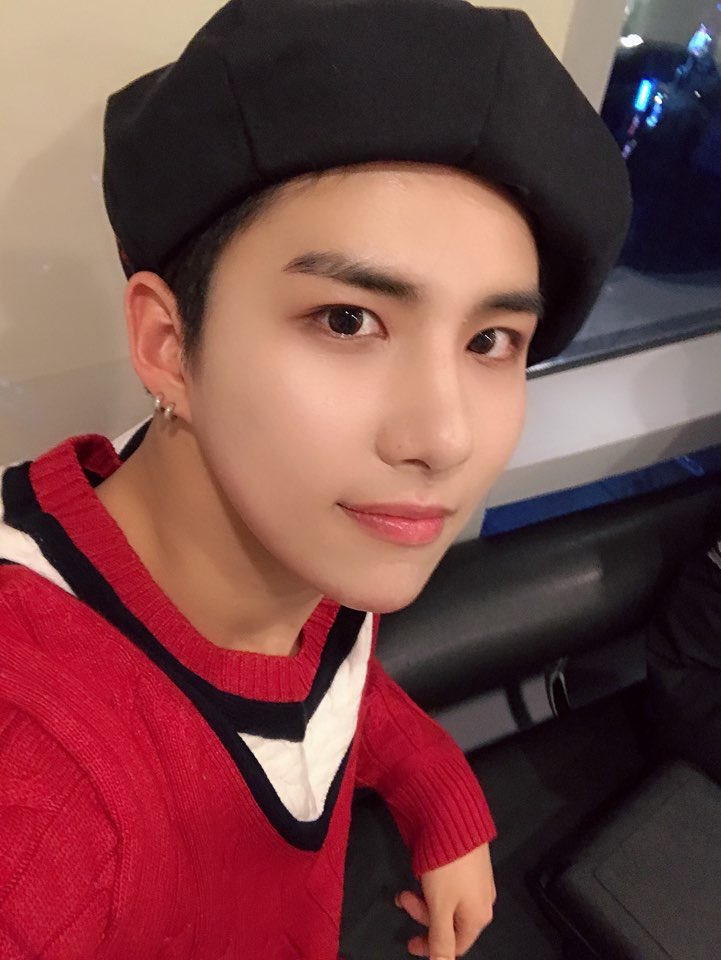 official_ACE7's tweet photo. [#에이스_와우]
🤖 행복한 크리스마스 이브 보내세요!!
 앙살해요!!
#메리크리스마스 #이브 #에이스
#초이스 https://t.co/mv7BSKivqp