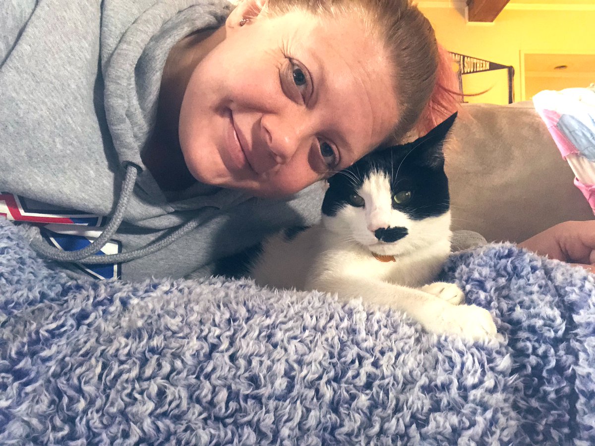 GingerOhSnaps's tweet photo. Chillin like villains #drdoomkitty https://t.co/2yj8AYxIFe