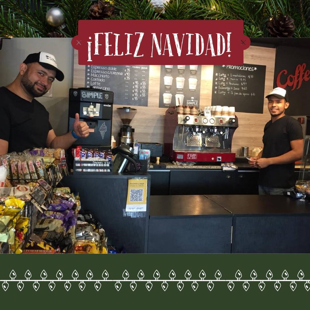 kioscoycafe's tweet photo. 🎄¡FELIZ NAVIDAD para todos!🎄
Especialmente para los que la pasan lejos de sus familias buscando un futuro mejor. 
🥂Brindamos por nuestro equipo🥂 
¡Felicidades a todos nuestros clientes! #SimpleCafé #navidad https://t.co/vZXYZYGIH3