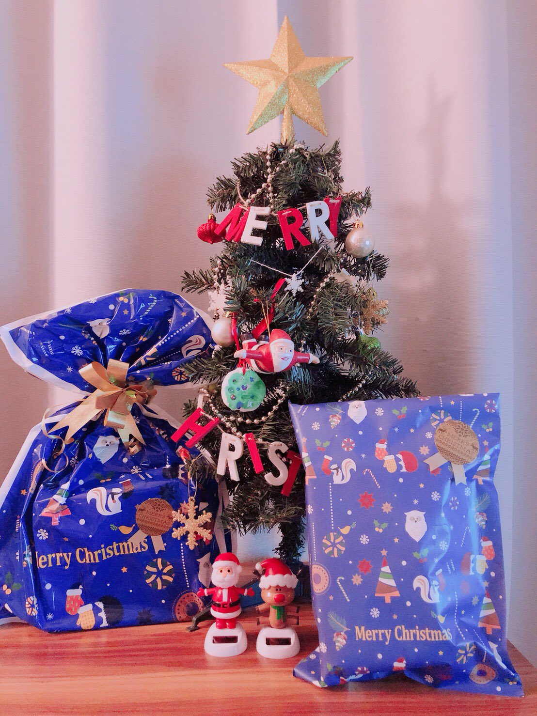 ゴー ジャス 宇宙海賊 在 Twitter 上 長女 3歳 がいろいろわかるようになってきて初のクリスマスヽ 朝起きたら サンタさんからプレゼント プリキュアの変身セット 届いたよって言ったら大喜び その後イオンに買い物行ったらおもちゃコーナーのとこで