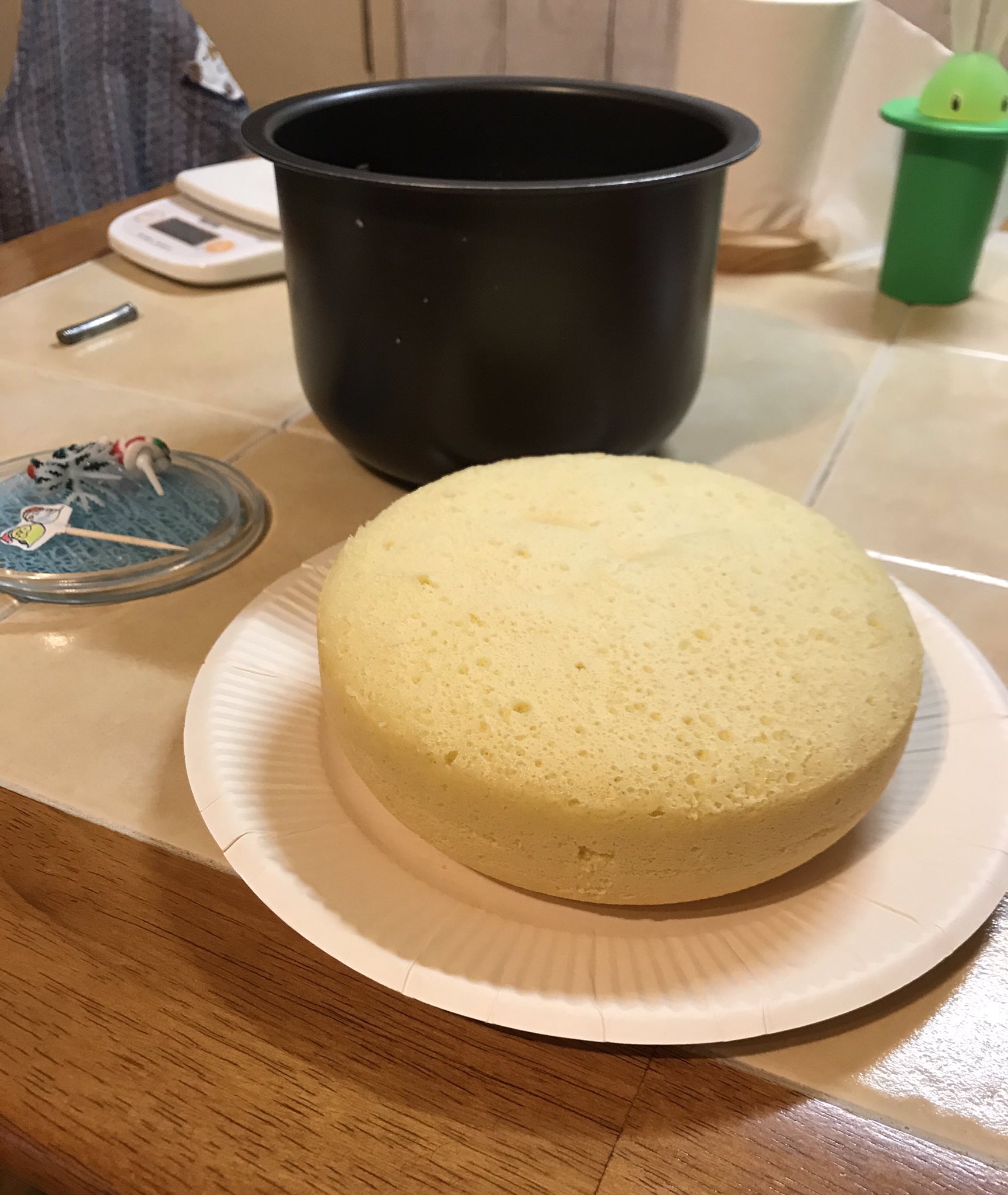 تويتر やすえもん على تويتر 我が家のクリスマスケーキ デコレーション下手だわー 歪すぎる 笑 スポンジは炊飯器に焼いてもらいました T Co Giu7ljfvex