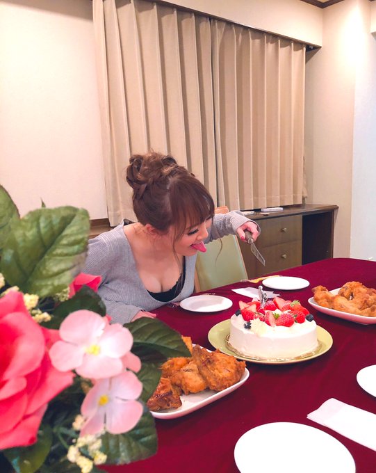 うぉおぉぉぉ！終わったらなんと！！！ありがとうございます！嬉しい😍😍 https://t.co/9mdeUyIf3F<a href="/tag/fortnite"class="tags"><span>#fortnite</span></a>