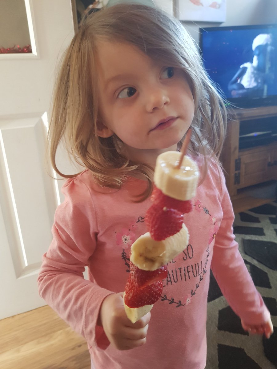 symatt's tweet photo. Fruit kabab?
Dont mind if I do.
#Mouse #Minimatt #Madison https://t.co/xjtToJRZUd