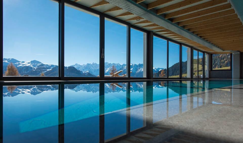 knightfrank's tweet photo. Ski-in, tune-out: Recharge in these #luxury mountain #chalets with #spas this festive season: https://t.co/QjEVhUmKsb #AlpineView2019 https://t.co/ZfHBeZXNoT