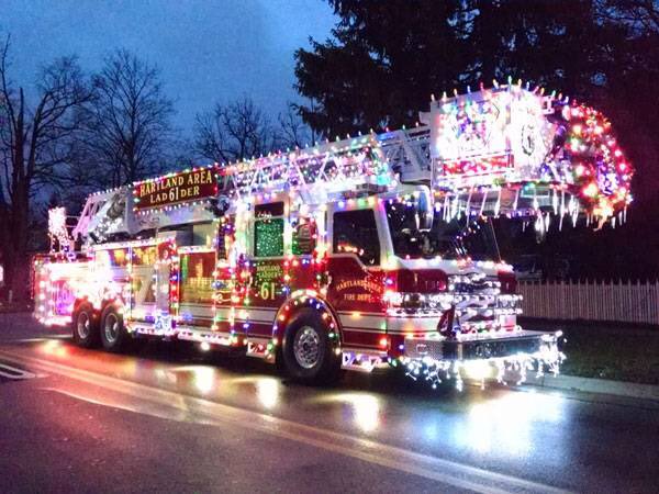 FireRescueRED's tweet photo. Wishing all our Brothers and Sisters around the world a Merry Christmas 🚒 Stay Safe over the Holidays #ChristmasEve2018 #Firefighting #Firefighters https://t.co/nYwhfrZQRB