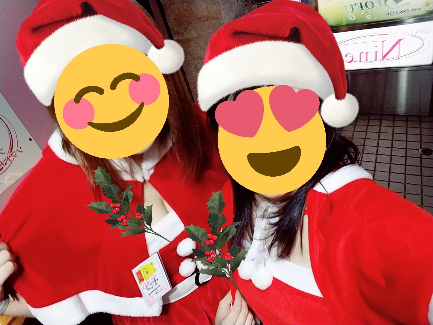 ９ Nine こんばんは あきはです サンタコス４日目です 今日はいよいよクリスマス イブですね 可愛いサンタさん達と楽しいイブを過ごしましょう 今日の女の子は りさ しほ あきは あや ちづる です お待ちしており