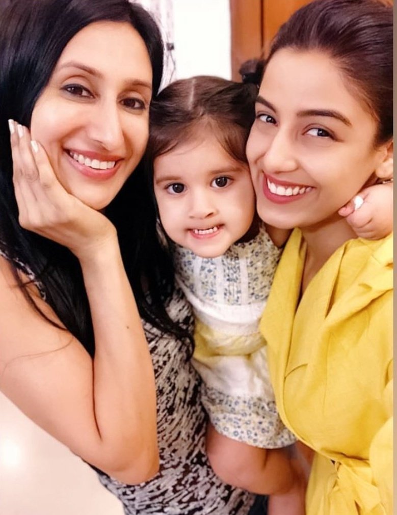 itsSuroj's tweet image. At the end of the day, life is about being happy being who you are, and I feel like we are so blessed to have the support system and the best family to really just support each other no matter what we&apos;re going through. #VoteForKVB @KVBohra @SrSrishty @bombaysunshine #BB12 💖