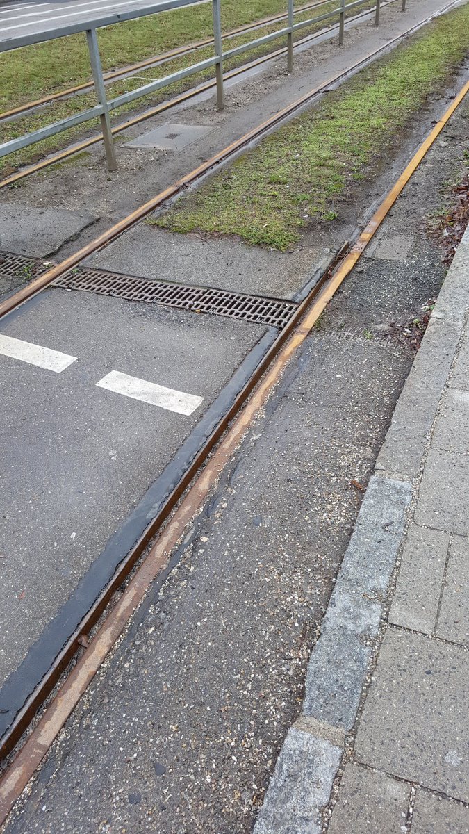 1000millimeter's tweet photo. Wenn deine Tramstrecke mal wieder viel zu lange als SEV unterwegs ist. Man beachte den Rost auf den Schienen. #TramMuenchen https://t.co/nSJ1JKMqhO