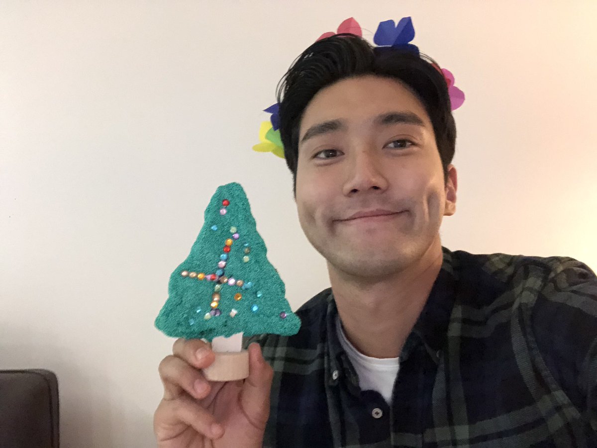 thechxyxhyun's tweet photo. siwon choi                             uncle siwon https://t.co/Kp9NE31P62