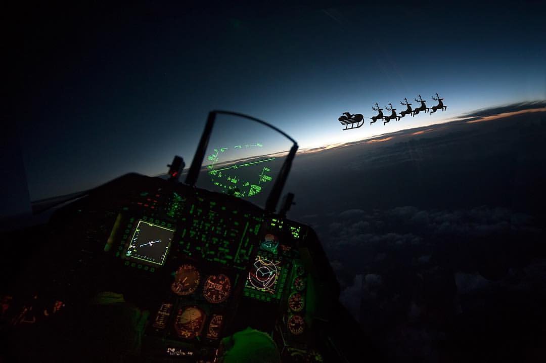 esquadroesdafa's tweet photo. Papai Noel já está sendo escoltado para a entrega de todos os presentes 😬 #MerryChristmas2018 #MerryChristmas https://t.co/KroFoW7tVx