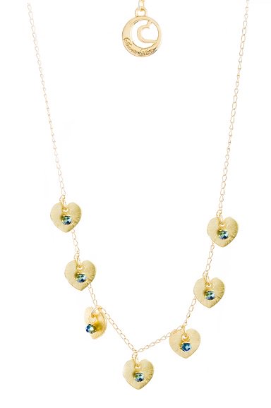 Más que un símbolo presente en muchos de nuestros accesorios, el corazón representa el sentimiento que nos arropa en su creación. Colección #Metales (Código: JMT04) #SharonLoew #Accesorios