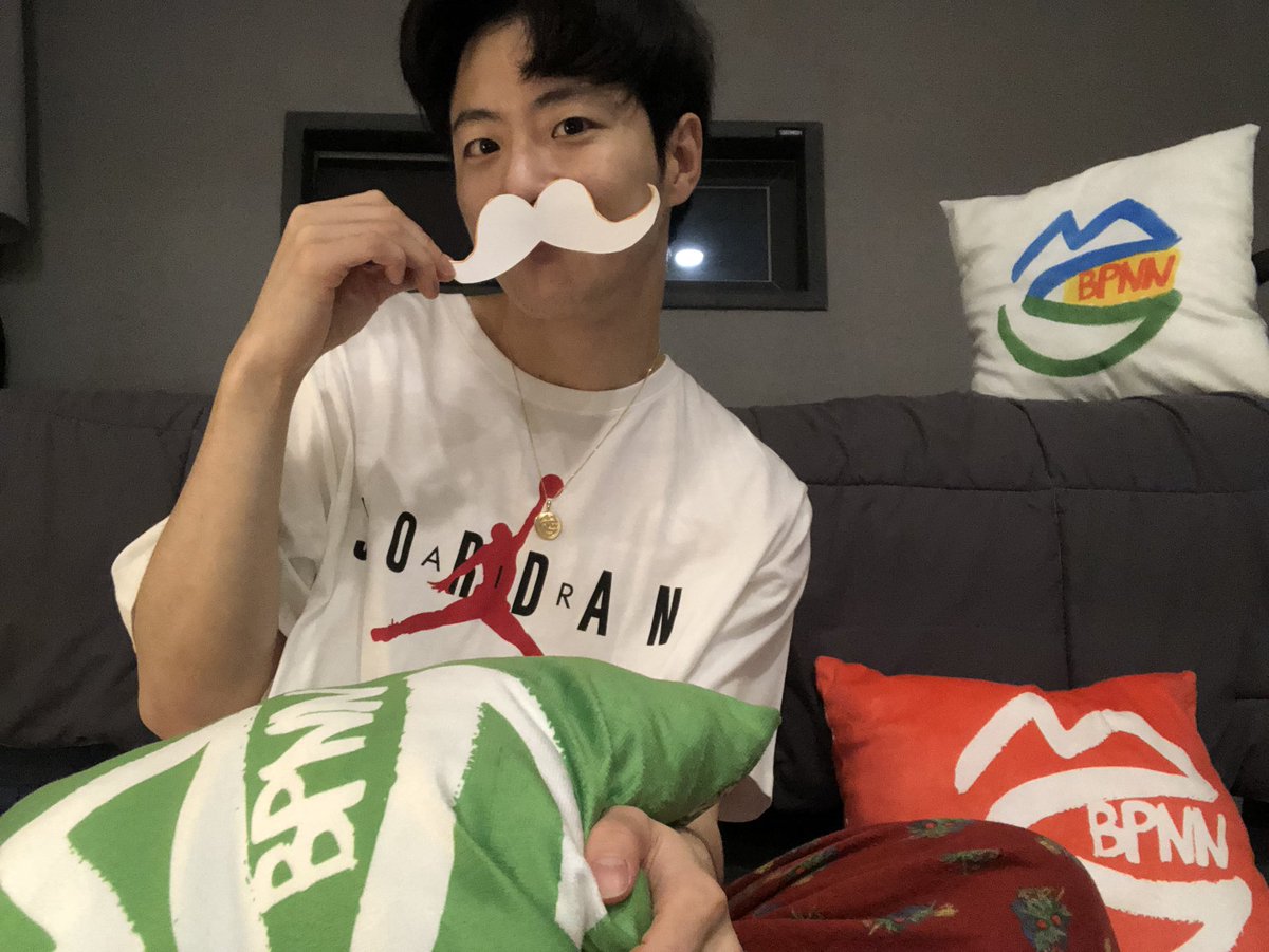 feeldog_bpnn's tweet photo. 고맙고 아껴, 그리고 사랑해 
#유앤미 #온리원 
따뜻한 크리스마스 보내 https://t.co/HaoVFVbtQS