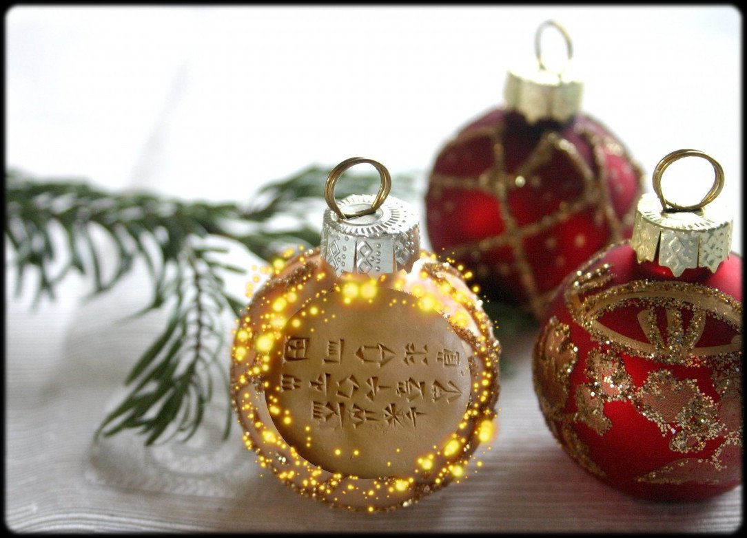 cooleiform's tweet photo. Lū šulmum ina ūm waldim ša mār ilim: something like "greetings in the day of the birth of the god's son" in Babylonian (Akkadian)
This cuneiform is made on real clay last year :)
#LearnCuneiform #AdventCalendar https://t.co/YbRN90Piwd