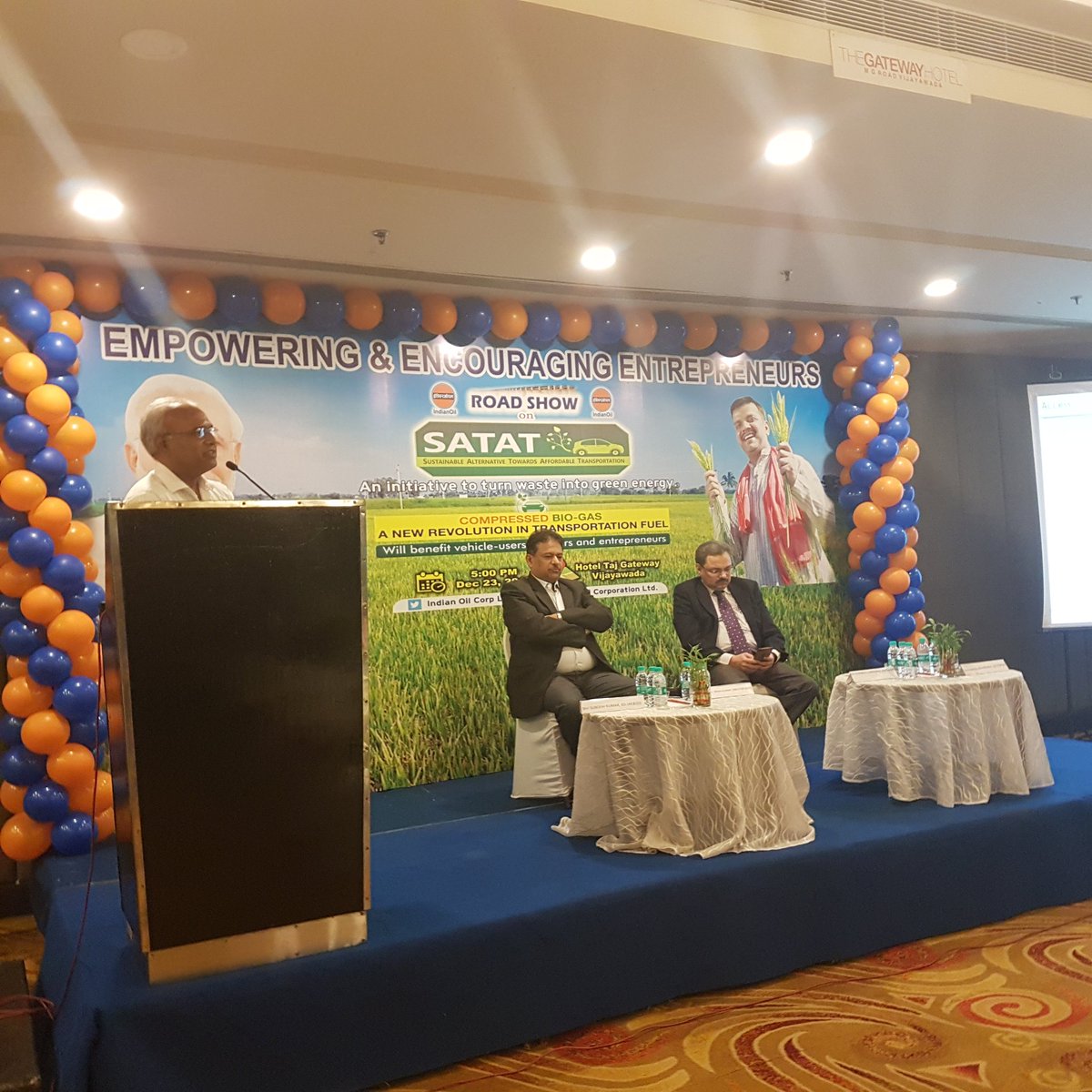 tweetsrikant's tweet photo. Participated in #SATAT Road Show conducted by @IndianOilcl at Vijayawada on 23rd Dec, 2018. #SATAT is an initiative by @PetroleumMin to setup Compressed Biogas plants #CBG by entrpreneurs all across the nation. @dpradhanbjp https://t.co/7sLZCKHy4K