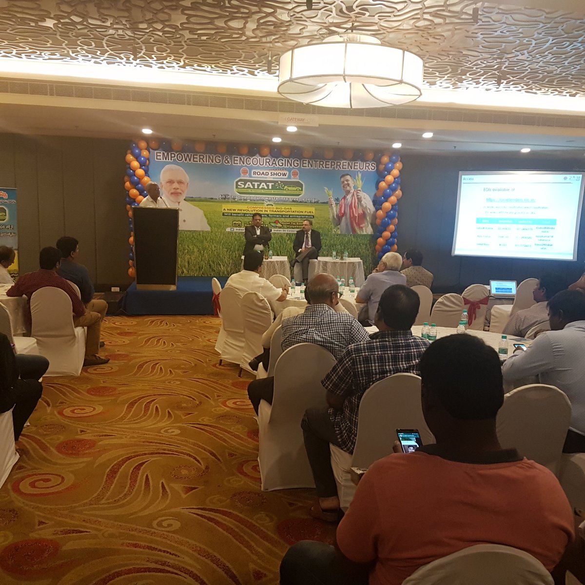 tweetsrikant's tweet photo. Participated in #SATAT Road Show conducted by @IndianOilcl at Vijayawada on 23rd Dec, 2018. #SATAT is an initiative by @PetroleumMin to setup Compressed Biogas plants #CBG by entrpreneurs all across the nation. @dpradhanbjp https://t.co/7sLZCKHy4K