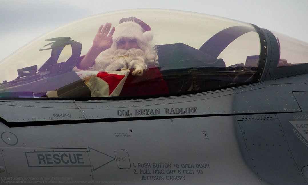 VFWHQ's tweet photo. The Veterans of Foreign Wars extends its warmest season’s greetings and happy holidays to all of our nation’s veterans, service members, and their families and advocates. 

From the VFW to you and yours, please have a safe and joyous holiday season.

https://t.co/xA2PJulPHS https://t.co/jZL7PbSSeR
