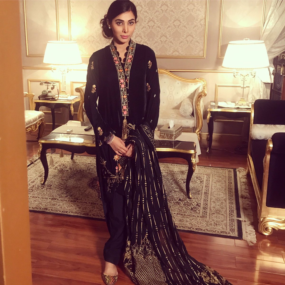 eshal_fayyaz's tweet image. Thank you so much #AsimJofa for sending this lovely outfit from your latest #velvetcollection #IwearAsimJofa #THORpr #fashion #desginerwear #winters @asimjofa