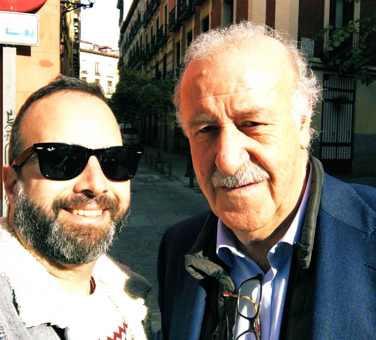 AtlGuedel's tweet photo. Celebrando el liderato con el mister! Felices fiestas a todos de parte de la plantilla del @AtlGuedel https://t.co/lW0PSEp287