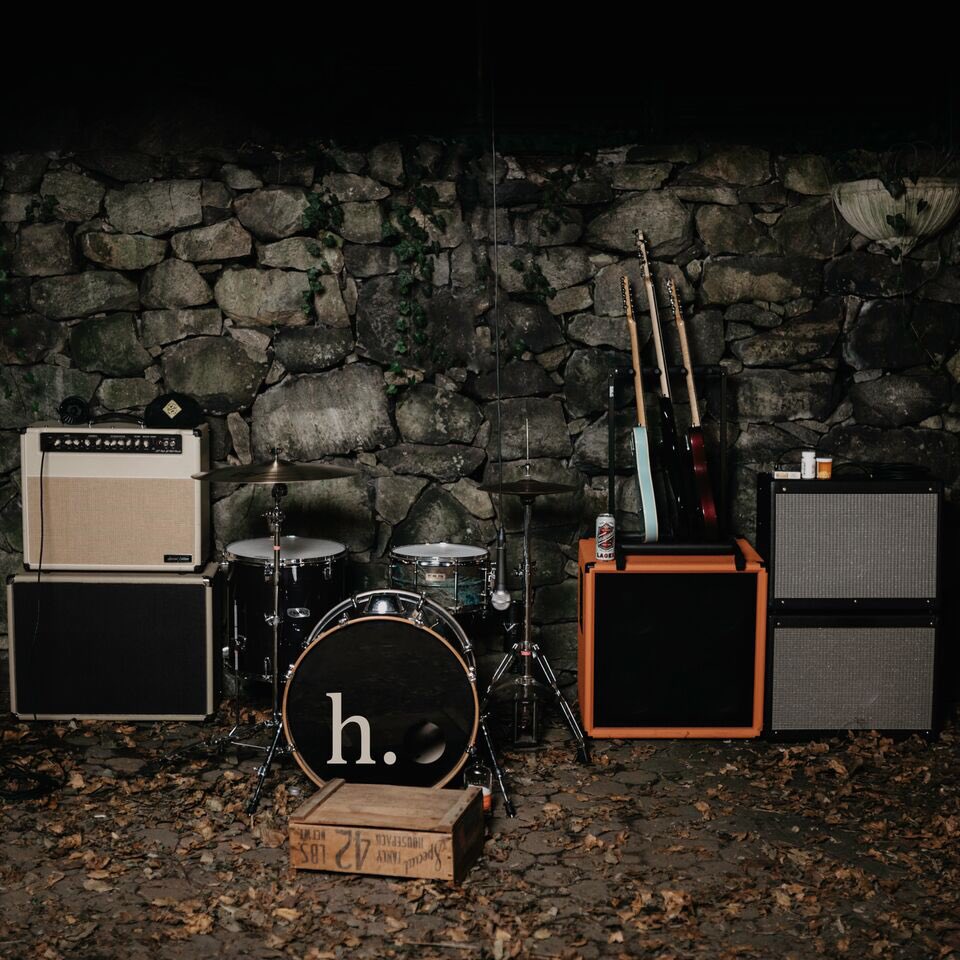 12•28•18
hudson. - Torn