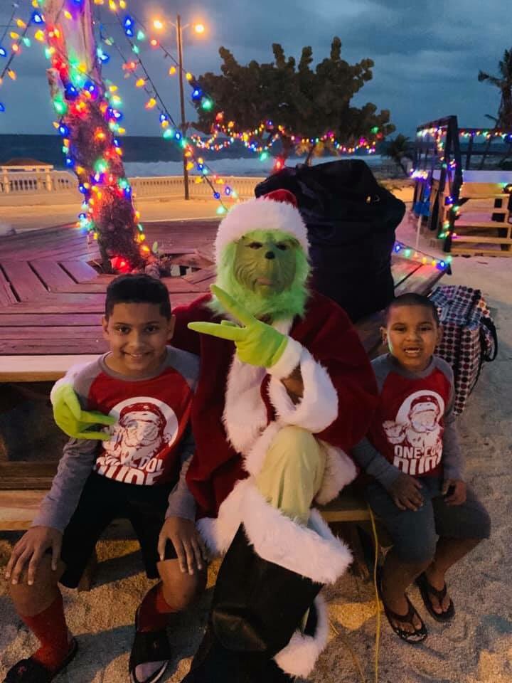 booby_pointe's tweet photo. Children Christmas Party ‘Grinch Theme’ #2ndannualspotbaychristmashomecoming #spotbaychristmashomecoming #spotbaycommittee #spotbaypark #childrenchristmasparty #grinchtheme #children #party #christmas #caymanbrac #caymanislands #yourstoexplore #whoville https://t.co/0pdLmArMXa