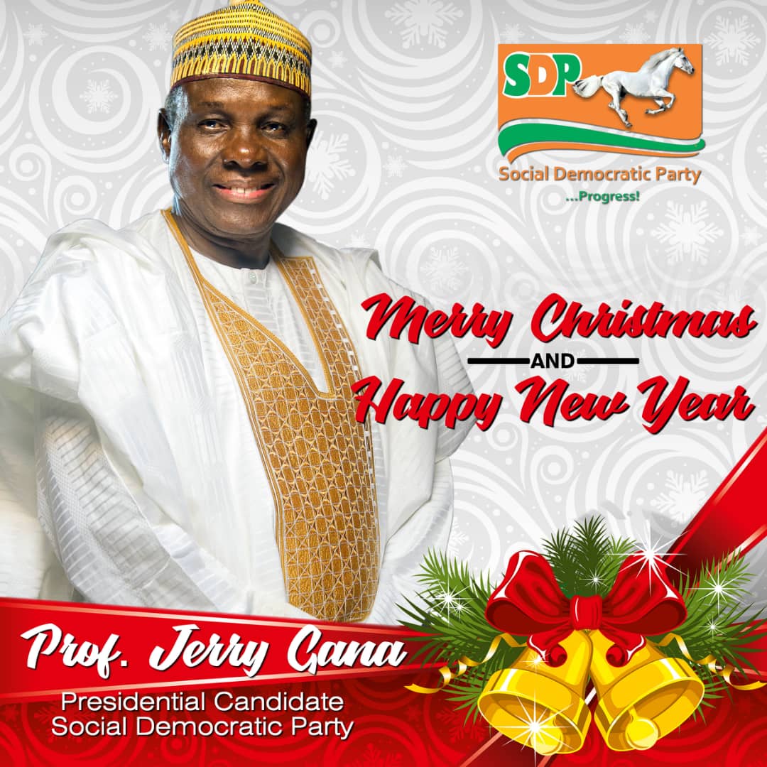 RealJERRYGANA's tweet photo. My family and I joyously wishes you a Merry Christmas, a Peaceful and Prosperous New Year. Happy Holidays! https://t.co/tXwubmwim2