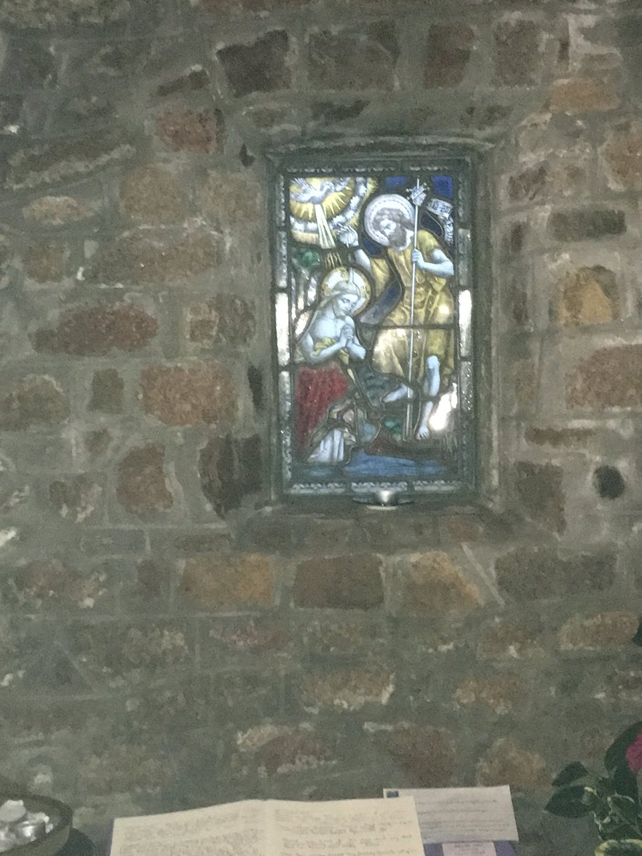 lvjourneaux's tweet image. And my favourite stained glass window in Jersey @StClementJsy #smallbutbeautiful #MerryChristmasEve
