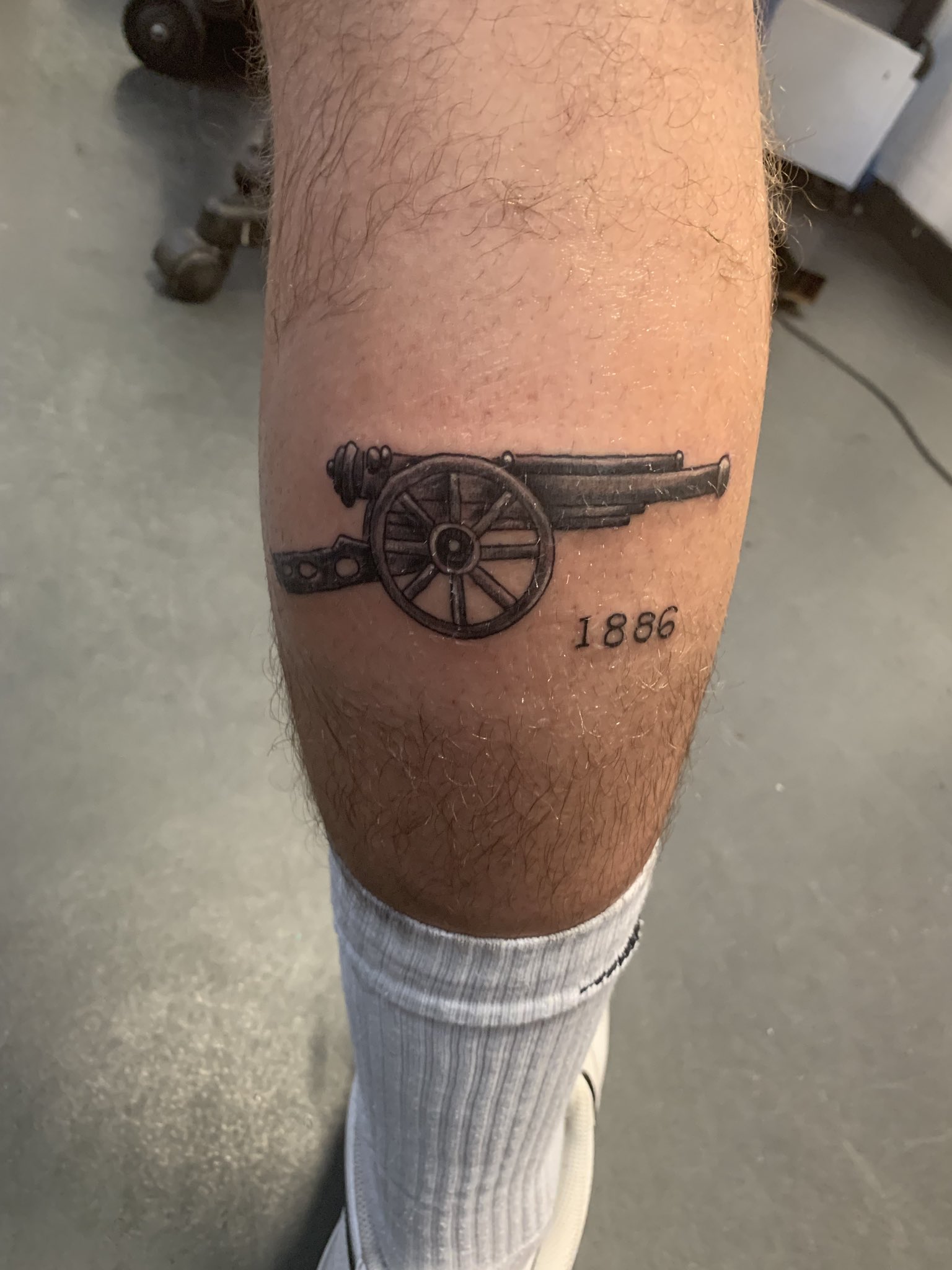 Discover 141+ arsenal tattoo leg super hot