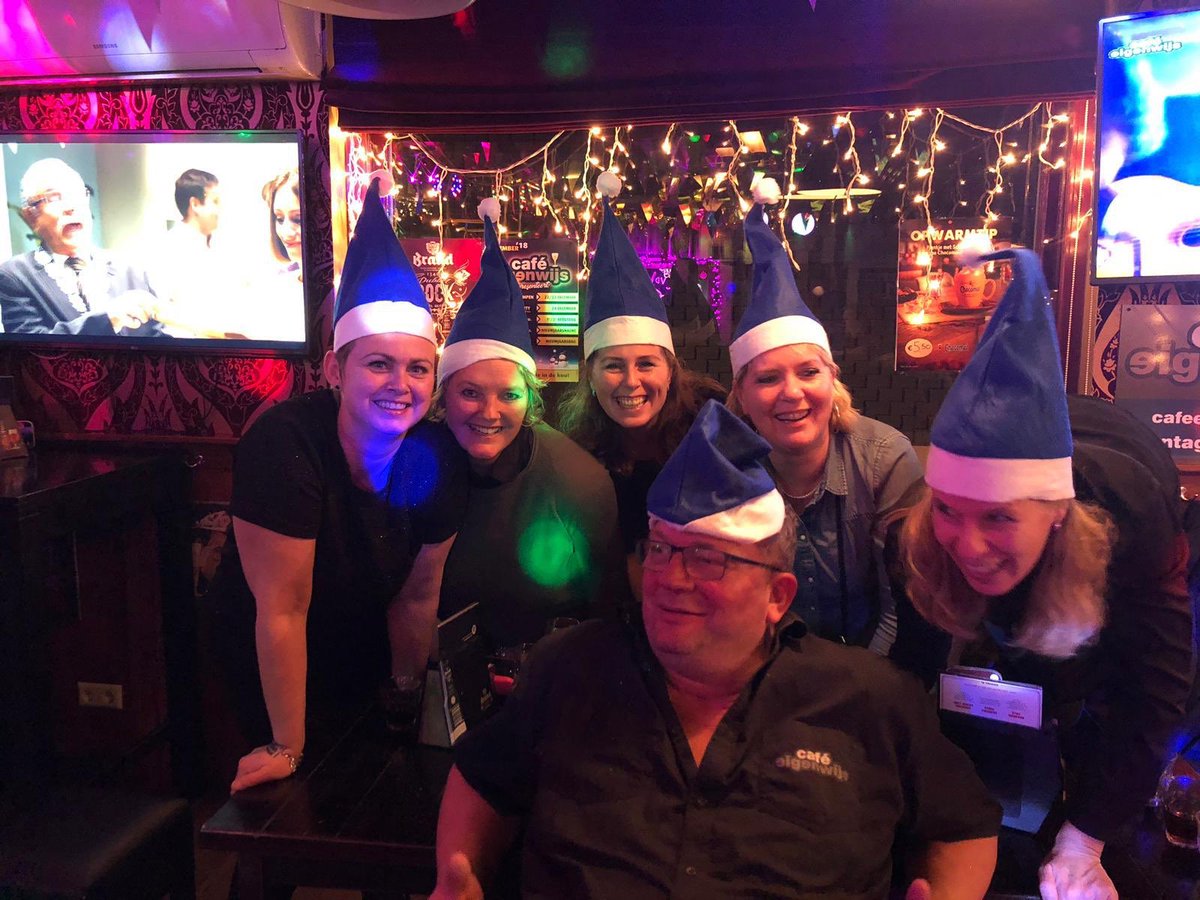Kerstavond traditie bij het gezelligste café van Kampen bij café eigenwijs Kampen #eigenwijskampen ⁦<a href="/SponsorDOS/">DOS, Samen beter!</a>⁩