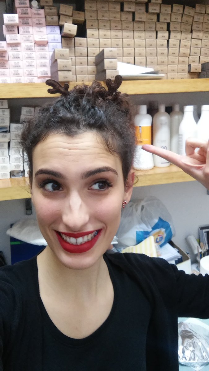 5ismagicnumber's tweet image. Oggi a lavoro così✌ #cornuta #MerryChristmas 🎄🎅