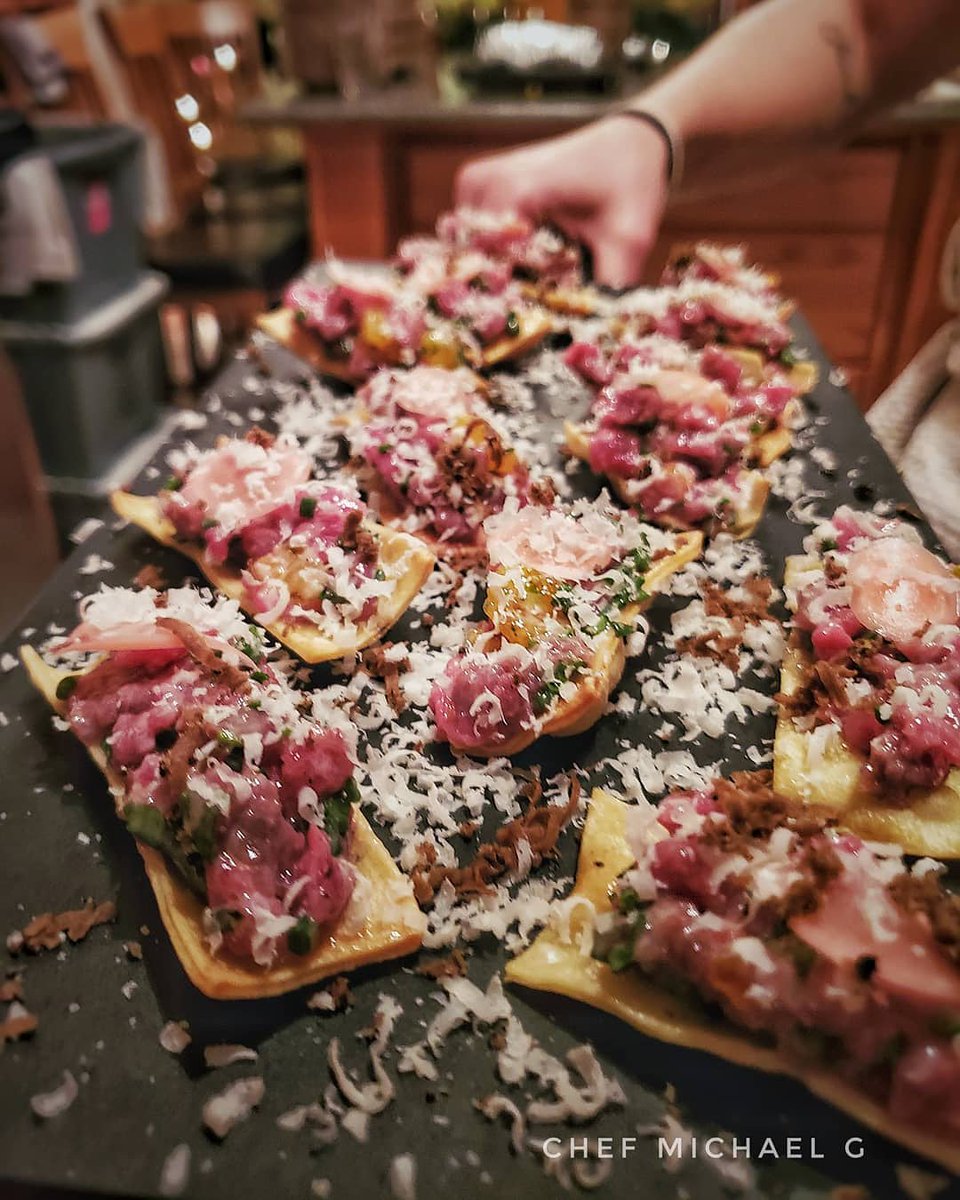 CuisineMG's tweet photo. Amouse-bouche: Black Pepper Puffed Pasta. Smoked Beef Fat Vinaigrette Tenderloin Tartare. Chives. Shaved Parmigiano. Winter Black Truffles. Salt Cured Egg Yolk. And a WHOLE LOTTA MMMMMMM π€
...
#cheflife #chef #eventchef #privateeventchef #toronto #6ix #instafood #ChefMichaelG https://t.co/EBRzlzJ36z