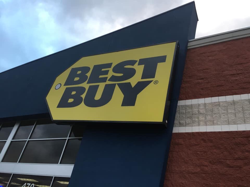 KathyKulas's tweet photo. So first "Free" Cell service & now early 2019 we're partnering with a little mom & pop Tech store you may know. Can't say yet but sometimes a picture is worth a thousand words ! #get5getfree #cellphoneguy #geeksquad #staytuned #2019startstoday https://t.co/zixHW8OPaH