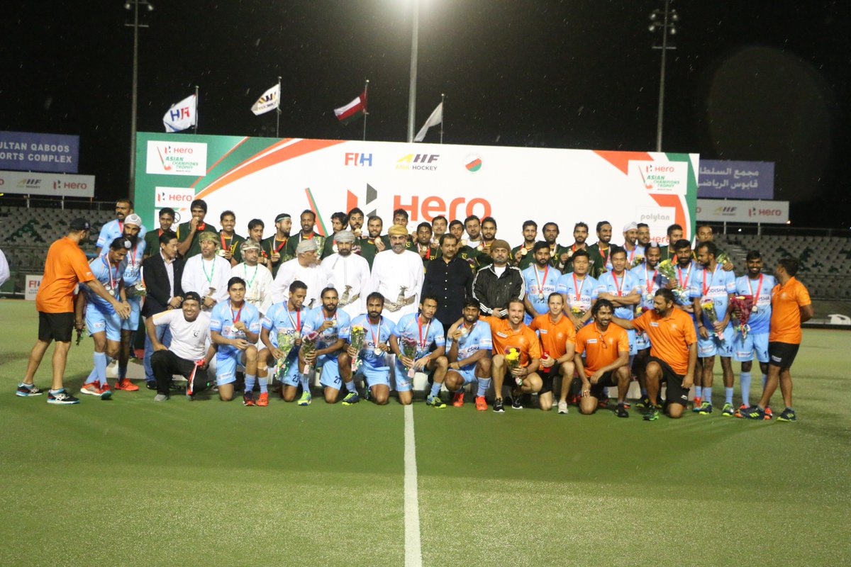 asia_hockey's tweet photo. With 2018 coming to an end, here is a #Throwback to a scene that was a fan favorite: India and Pakistan are declared Joint Champions of the 5th Asian Champions Trophy Muscat, 2018! 🏑🇵🇰🇮🇳🤩
#AsiaHockey #MensHockey #HeroACT2018 https://t.co/omgrVsLEsy