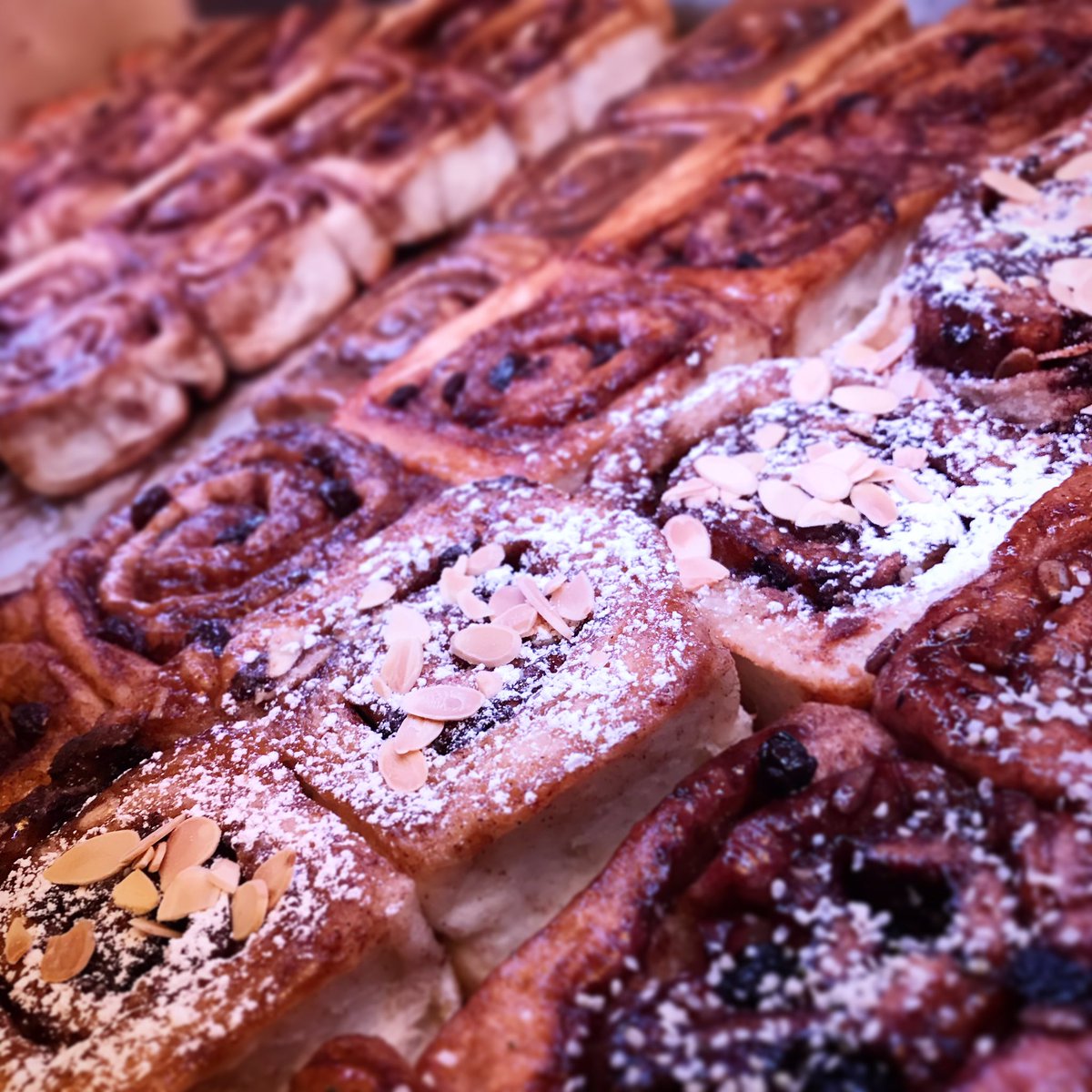 Last day of brick and mortar sales at 941 Portage!! Come down and talk some buns with us:) open until 1:30pm #jonniesbuns