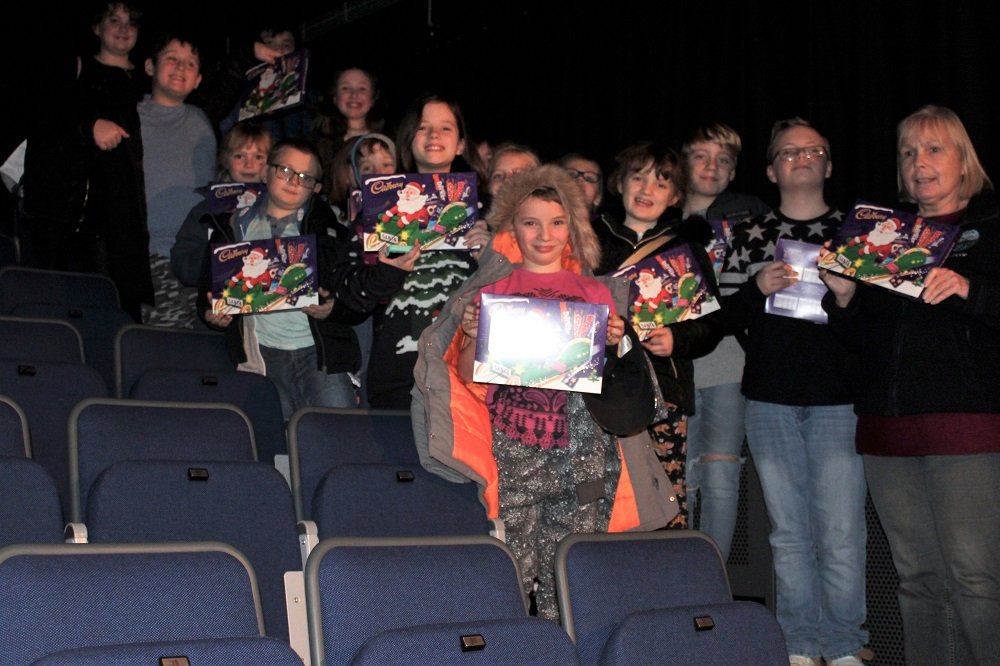 Young Carers Pantomime trip! burgesshillyouth.org/2018/12/24/you…