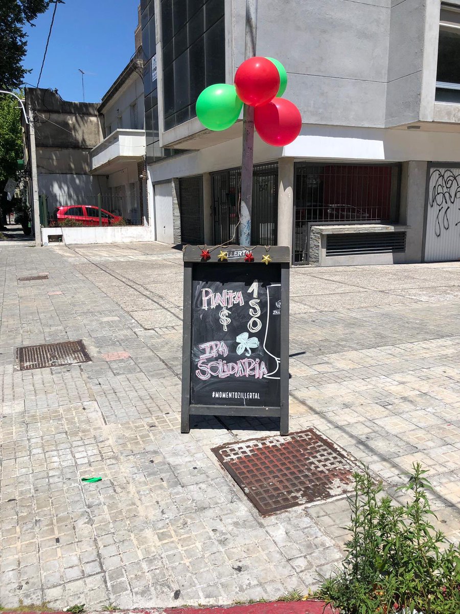 vanbalas's tweet photo. BURISE!!! En un rato arranca la jodita en @EnnisPub Tres Cruces.  Arrimando un juguete o algun alimento de canasta navideña Ennis los invita con una birrita. 

Nos vemos ahi pa recibir la navidad ATR PERRO CUMBIA CAJETEALA PIOLA GATOOOOO

Va bala. https://t.co/NLAyNPUfcN