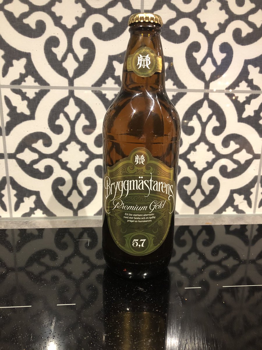 MathiasEricson's tweet photo. I årets sista lucka gömde sig (kanske) Sveriges godaste Lager 😋
#lucka24 #ölkalender #bryggmästaren #åbro https://t.co/jzwhfh18Ru