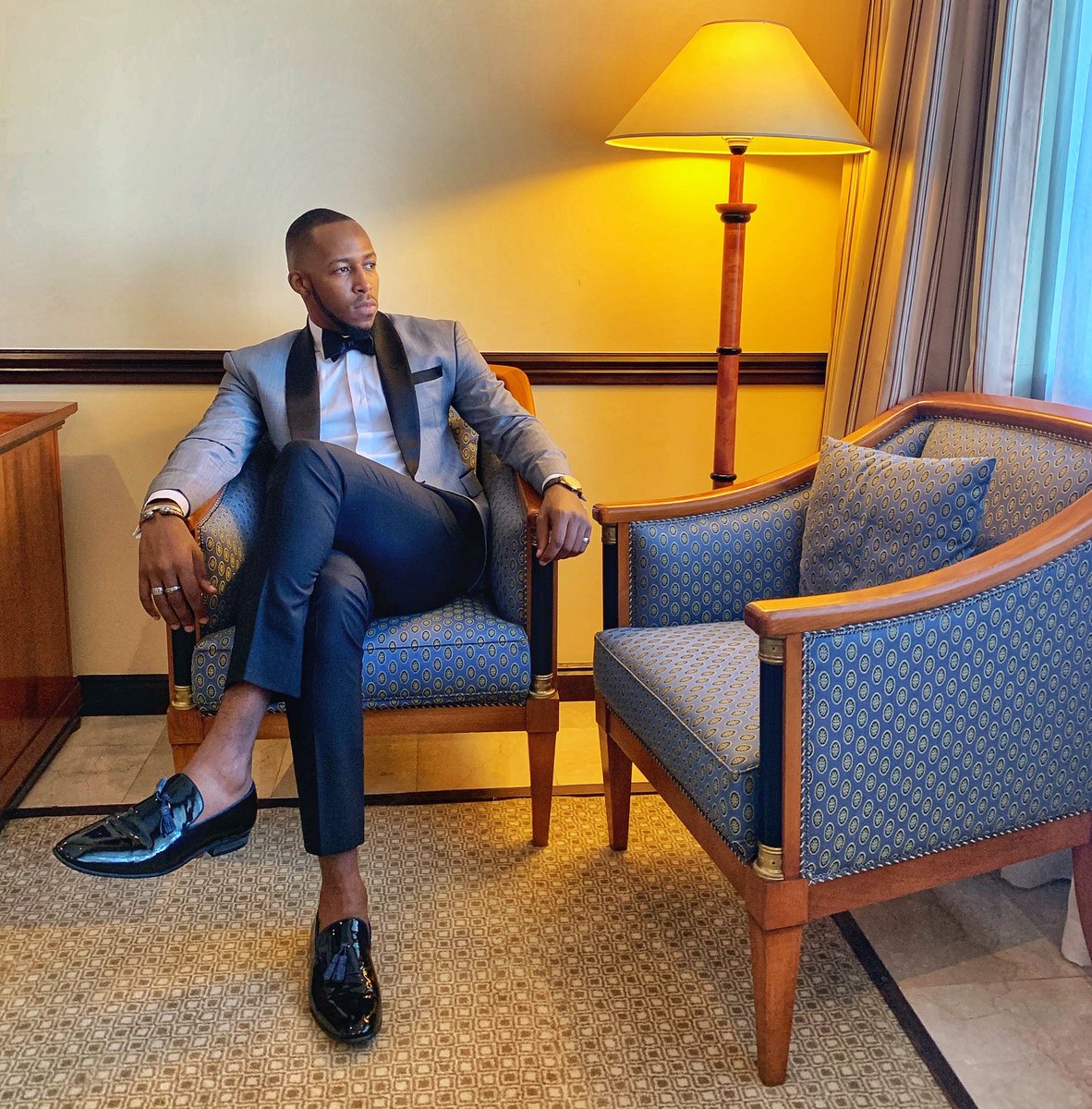 IdrisSultan's tweet photo. Suit yourself 😒 https://t.co/Q7l6tdQuB1
