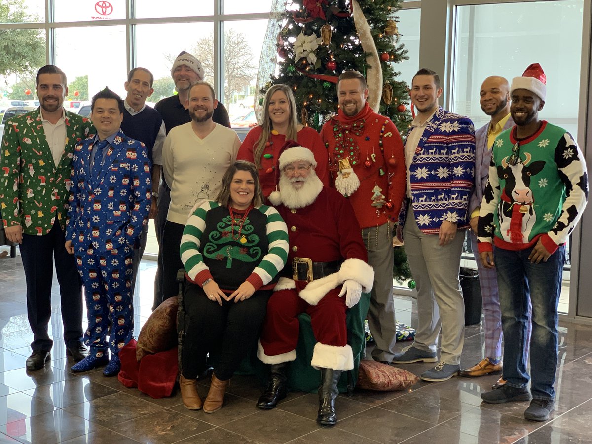 TheFreemanGuy's tweet photo. Merry Christmas from our families' to yours. #DriveSave
#ComeSeeFreeman #Toyotathon #FreemanToyota https://t.co/dbMIcgMGTm
