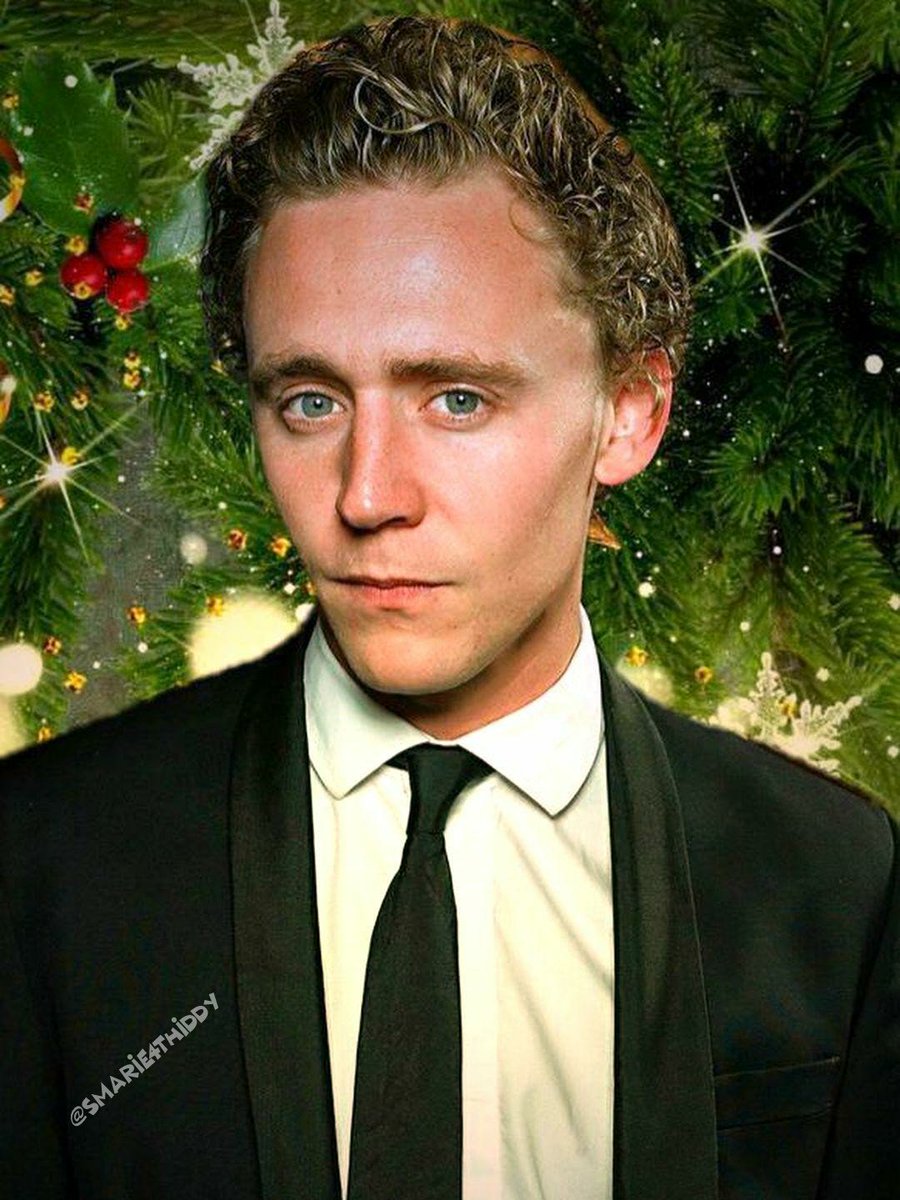 SMarie4THiddy's tweet photo. #TomHiddleston photographed by #AndyFallon #MyEdit #ChristmasEve https://t.co/OuCGKeXGLY