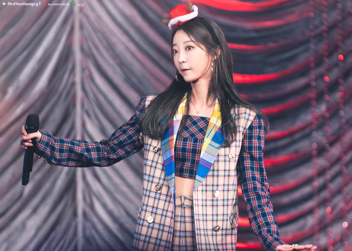 AreYouHungry823's tweet photo. 【20181210🐣】EXID Red xmas fans meeting Tokyo 🎄HQ
여러분 Merry Christmas ~~~ ☃️⛄️☃️⛄️☃️．
#EXID #HYELIN #혜린 #ヘリン 
#EXID #COMEBACK #EXID_comeback #IloveYou #알러뷰 #EXID_알러뷰 https://t.co/6Rc81t57mB