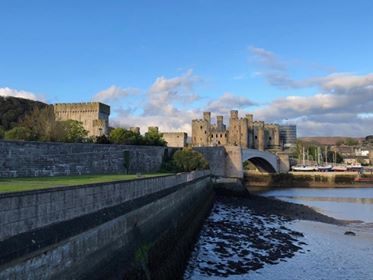 GoNorthWales's tweet photo. On the twelfth day of Christmas #NorthWales gave you #Mountains #Gardens #Adventure #Golf #Spectacularevents #myths&amp;legends #beaches #castles #discovery #food&amp;drink #lakes&amp;rivers 
Make sure you make #NorthWales your #no1 place to visit in 2019! We really do have everything! https://t.co/l0QgGLiqnJ