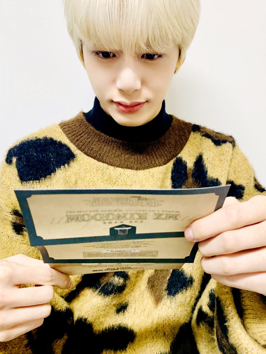 MONSTAX_FR's tweet photo. 190105 #MONSTAX
#FAN_CON avec #MONBEBE
#Monbebe allons pique niquer ! πΉπ°
<#THE_GAME: #MX_KINGDOM>
Les invitations sont arrivΓ©es pour Monsta X aussi ?! π€
Le jour approche !
On se voit au pique nique Monbebes β€οΈ
#HYUNGWON #JOOHEON
#Monbebe3rdGen #picnic https://t.co/H35PtlvM2D