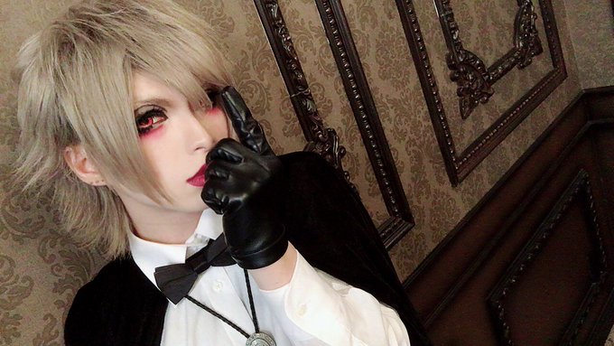 紳士並びに淑女諸君 ごきげんよう🎩✨ Merry Christmas🎅🔔🎄!!  今宵は聖なる夜 素敵な時間をお過ごしくださいませ🍴🍷  そして明日、12月26日0:00に 魔界劇団ネキュラから大切なお知らせがございます🔔✨お楽しみに💡👻