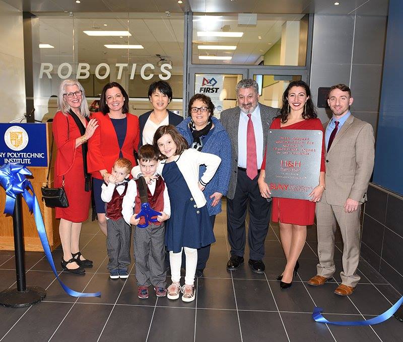 RFSUNY_IandP's tweet photo. SUNY Poly holds a ribbon cutting with family members for the new Hage Family Robotics Lab. Home to a number of robotics technologies that enable unique experiential learning opportunities and collaboration. https://t.co/CpAthsHhxr https://t.co/GmqqnOGGQq