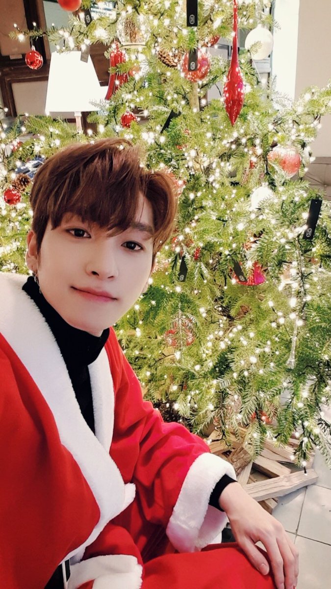WE_THE_BOYZ's tweet photo. 더비😍 Merry Christmas!!!!
크리스마스 우리 함께 보내는거 어때요??!!!! 신난다(둠칫둠칫)
#MerryXmas #성탄절 https://t.co/Gy4ene26Yv